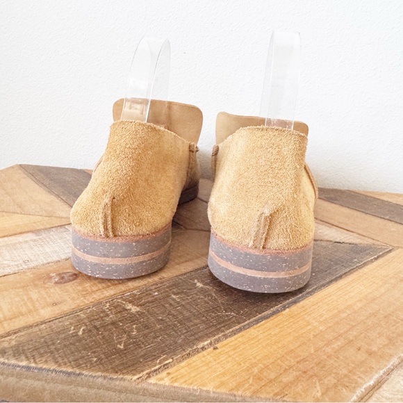 U-DOT Leather Tassel Loafers - Picture 9 of 10